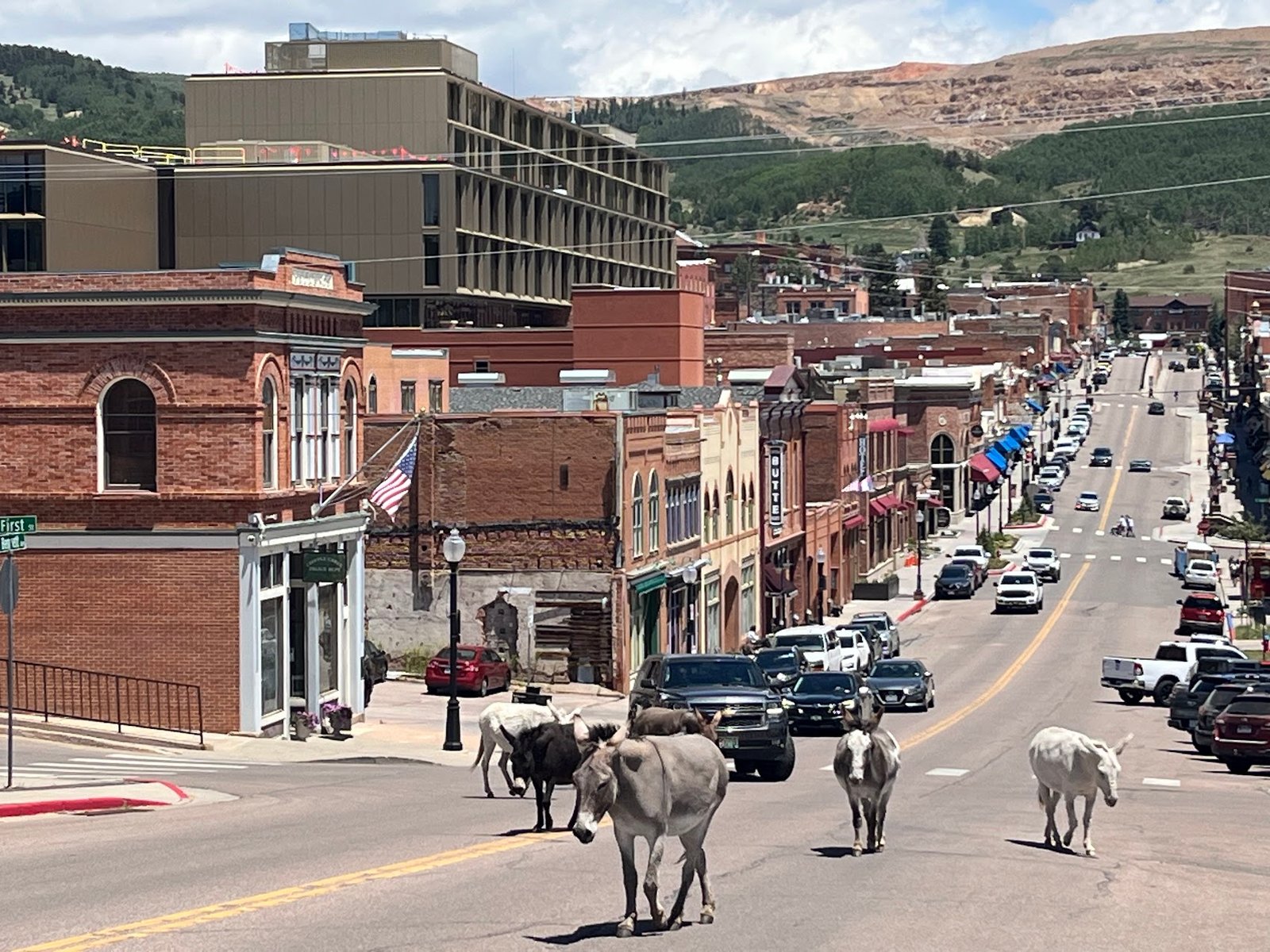 Crafting an Unforgettable Mini-vacation in your city image of Cripple Creek, Colorado